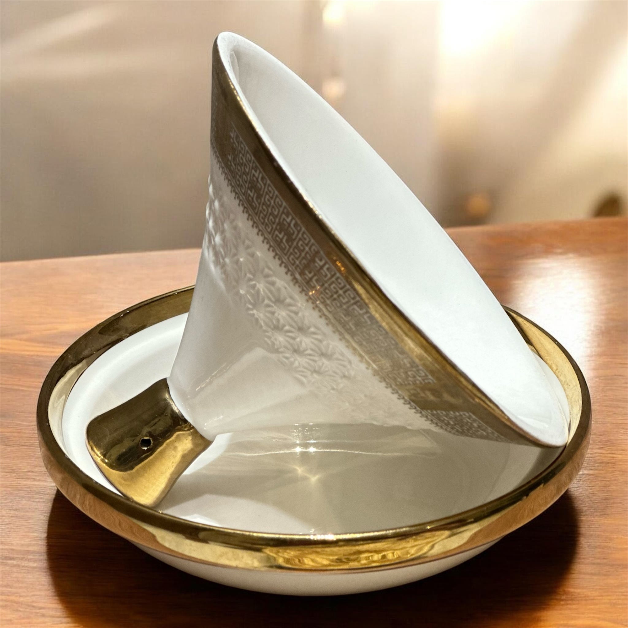 Decorative Ceramic Tagine – White & Gold Artisan Finish