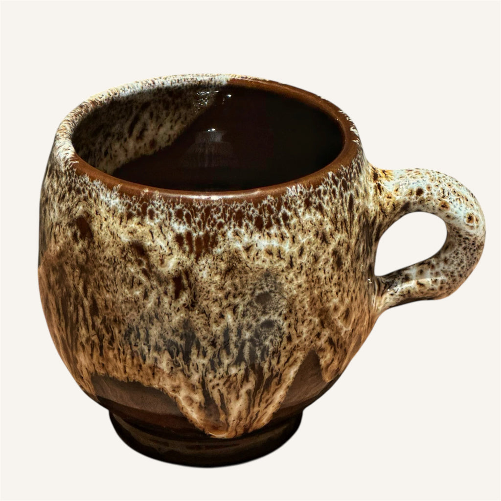 أكواب قهوة سيراميك مصنوعة يدوياً - طلاء بني ترابي (مجموعة من قطعتين)