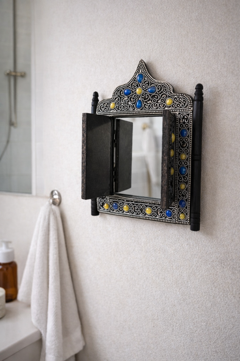 Handmade Decorative Mirror – Artisan Design Spall