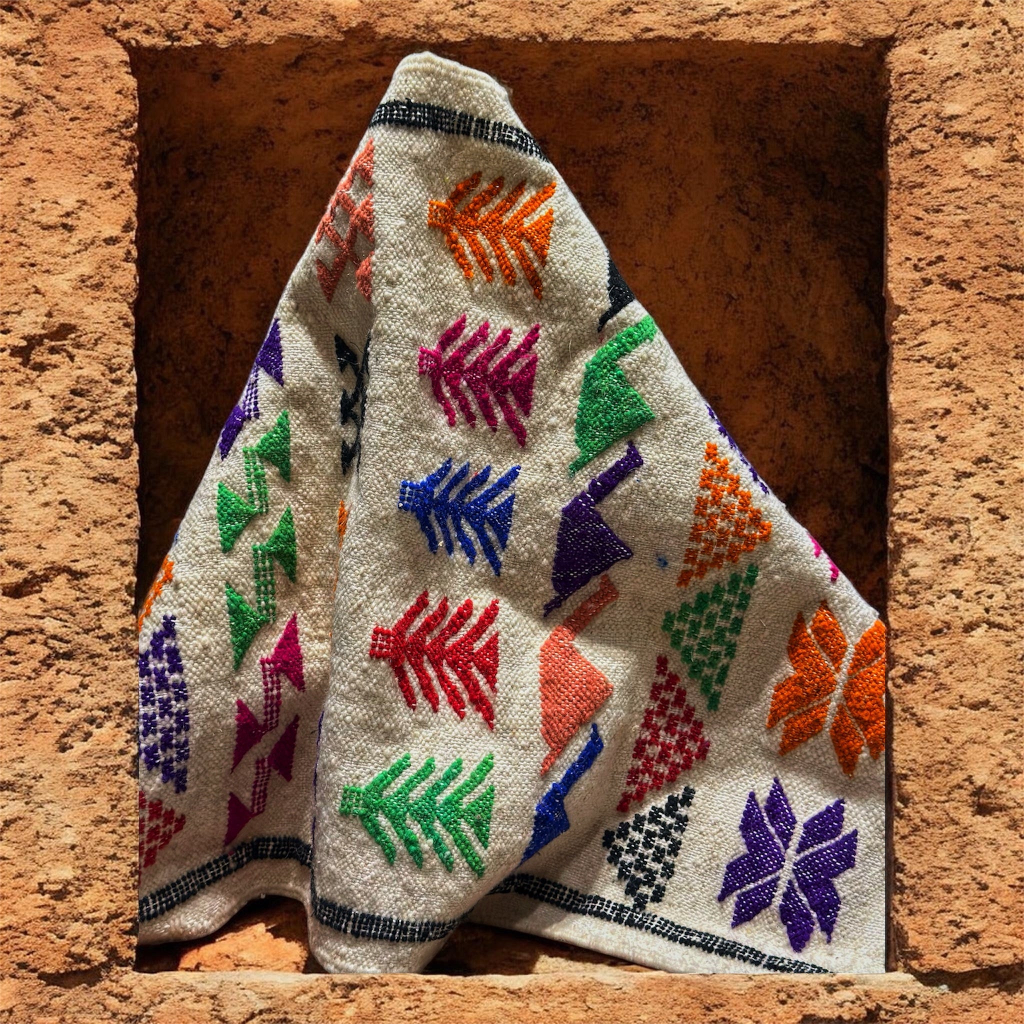 Handwoven Berber Kilim Rug – Colorful Geometric Design